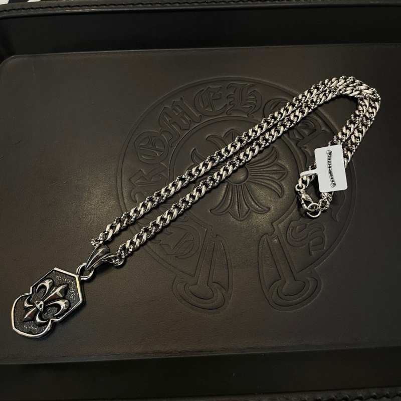 Ch*0me He**ts necklaces